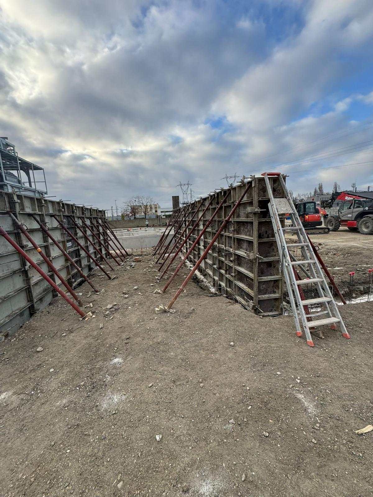 Banches de coffrage étayées pour la réalisation de voiles en béton