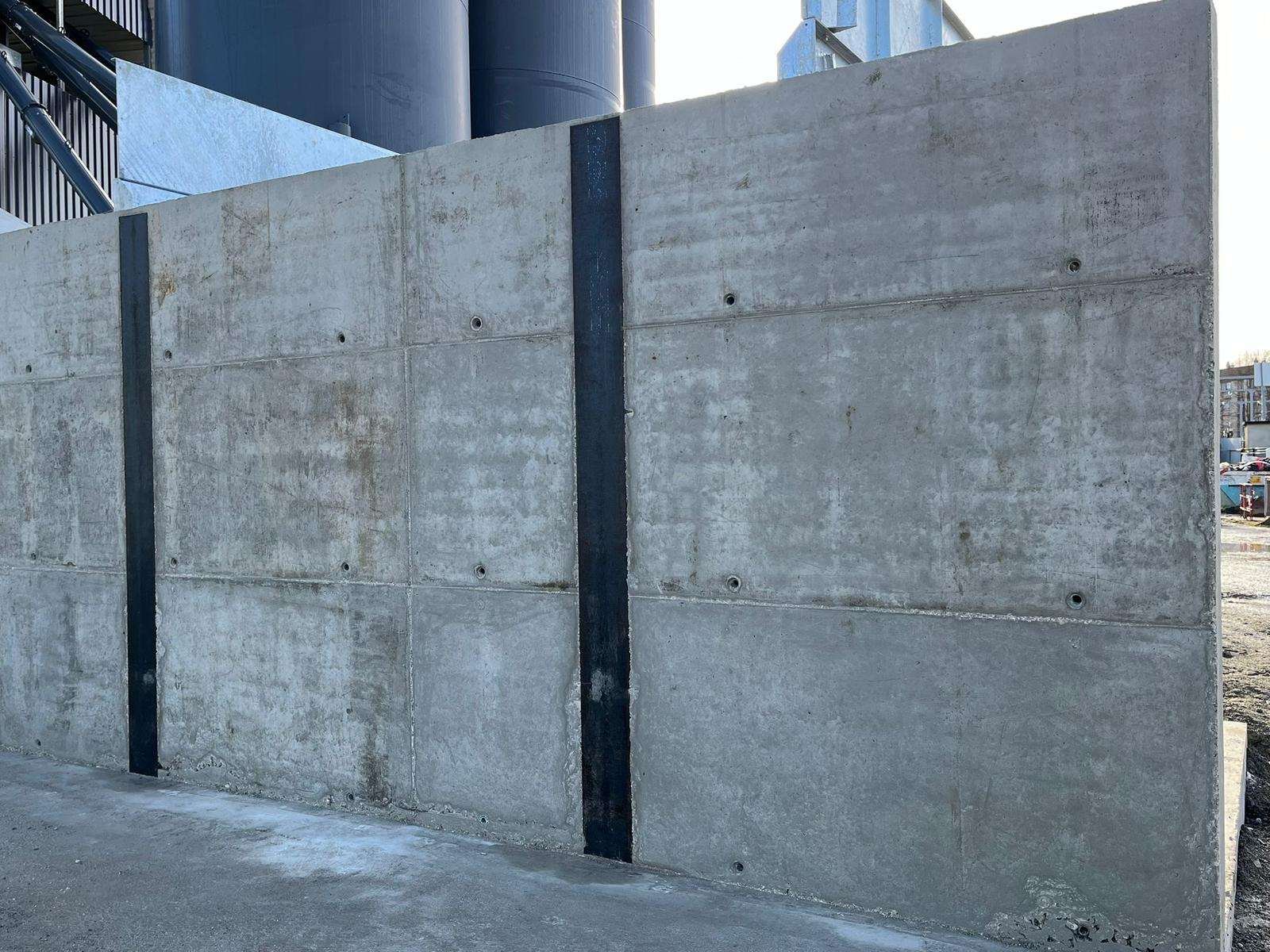 Voile béton décoffré présentant les joints des banches